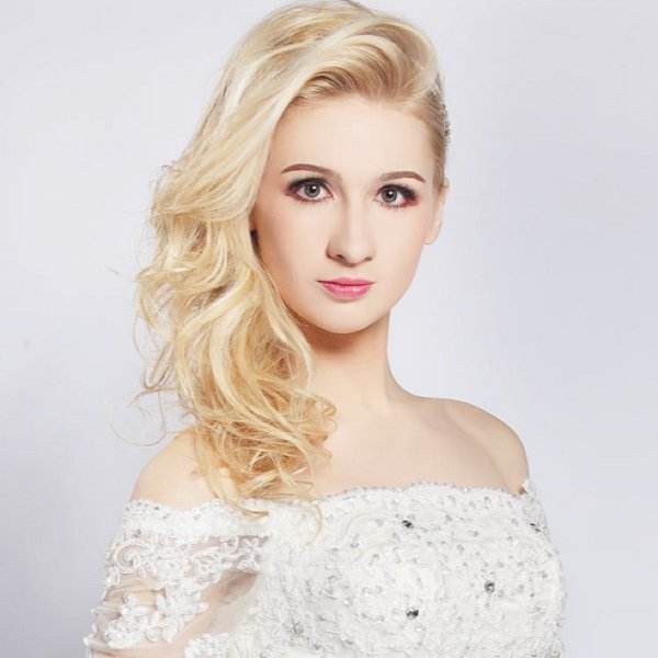 美军派出最大航母后，马杜罗高歌列侬名曲呼吁和平